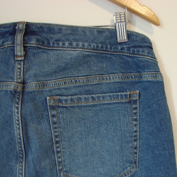 Torrid Crop Boyfriend Jeans Vintage Stretch Raw Hem Ankle Size 14 - Picture 11 of 12